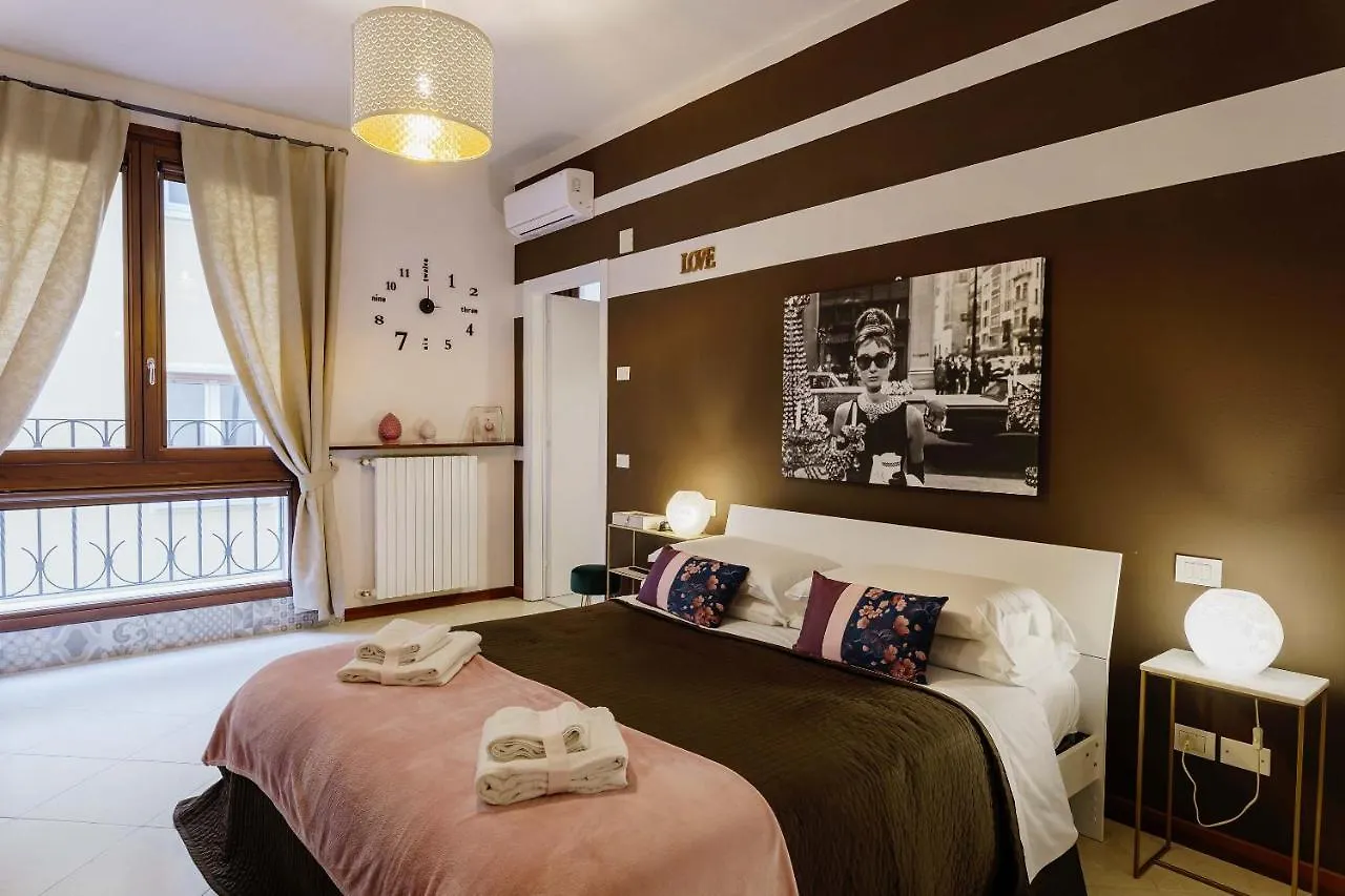 Casa Di Silvia - City Center Verona Lägenhet